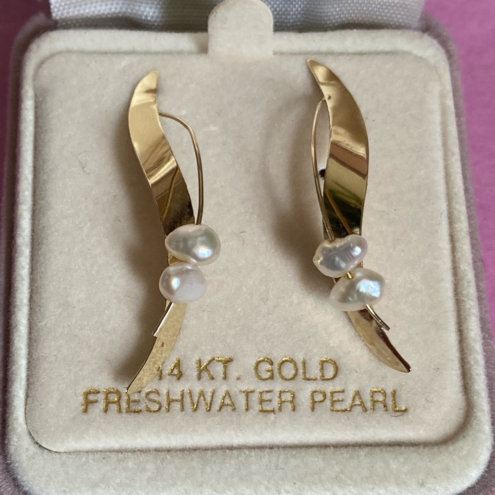 Vintage 14 kt Gold Freshwater Pearl Earrings